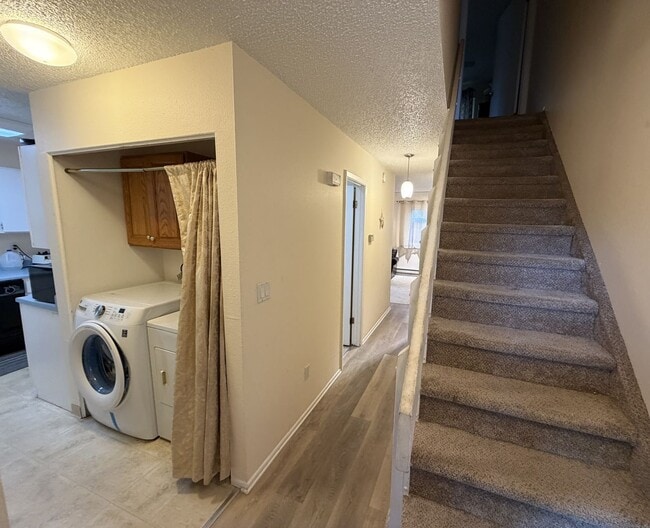 Building Photo - Spacious 3BR Townhome | 50 Yards to Coal Creek Trail!!