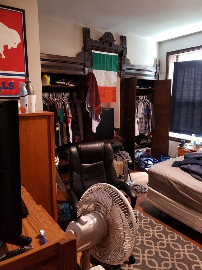 Building Photo - Newly Renovated Temple Student Housing