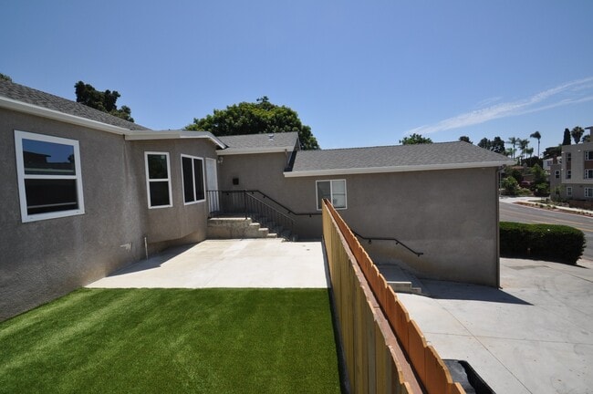 Primary Photo - 6BD/3BA on College Ave!