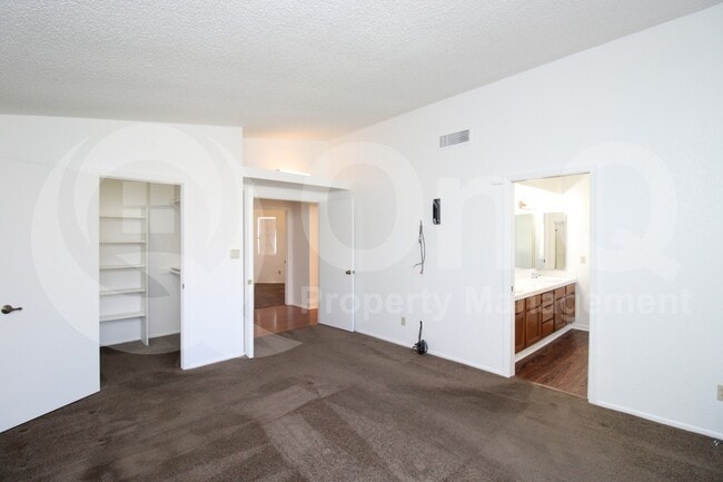 Building Photo - 4026 W Avenida Del Sol