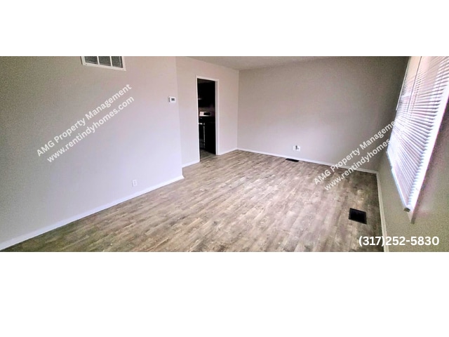 Building Photo - Charming Lawrence Township Duplex!