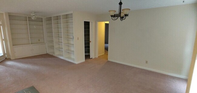 Building Photo - 6427 Canna Ct