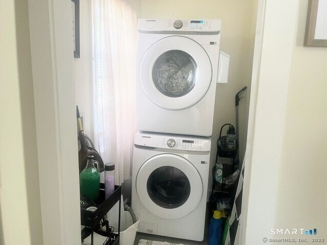 Building Photo - 233 Valley St