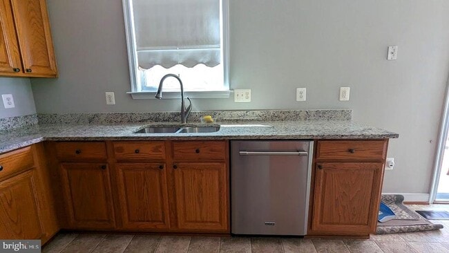 Building Photo - 12950 Tonka Ct