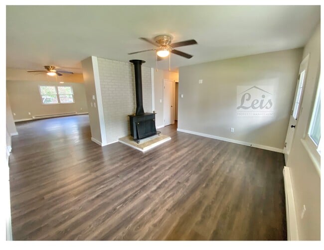 Building Photo - 1473 Skylark Dr