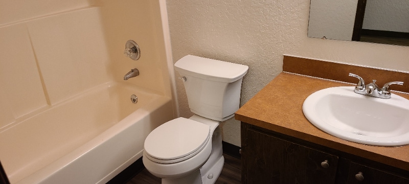 Building Photo - 1625 Kent Des Moines Rd