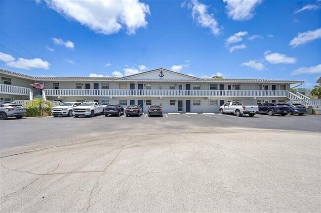 Building Photo - 1400 NE 55th St