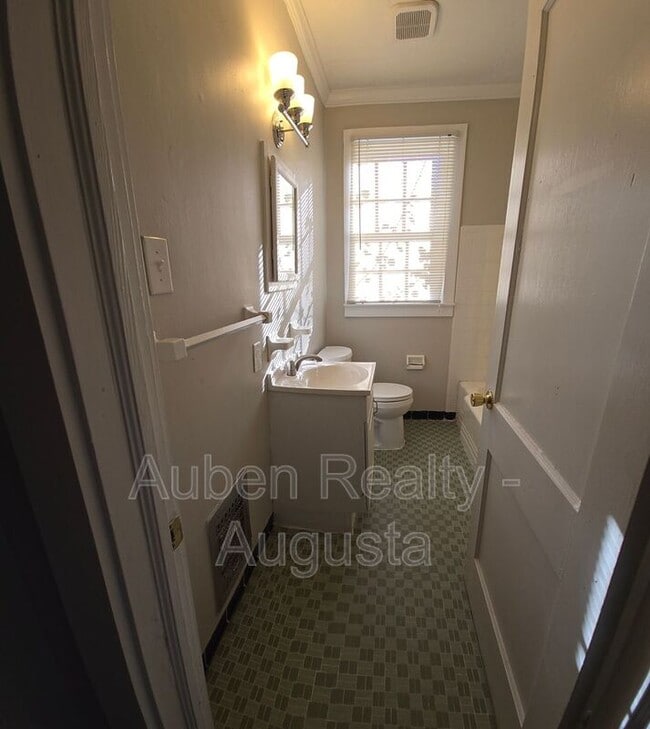 Building Photo - 514 Beaufort Dr