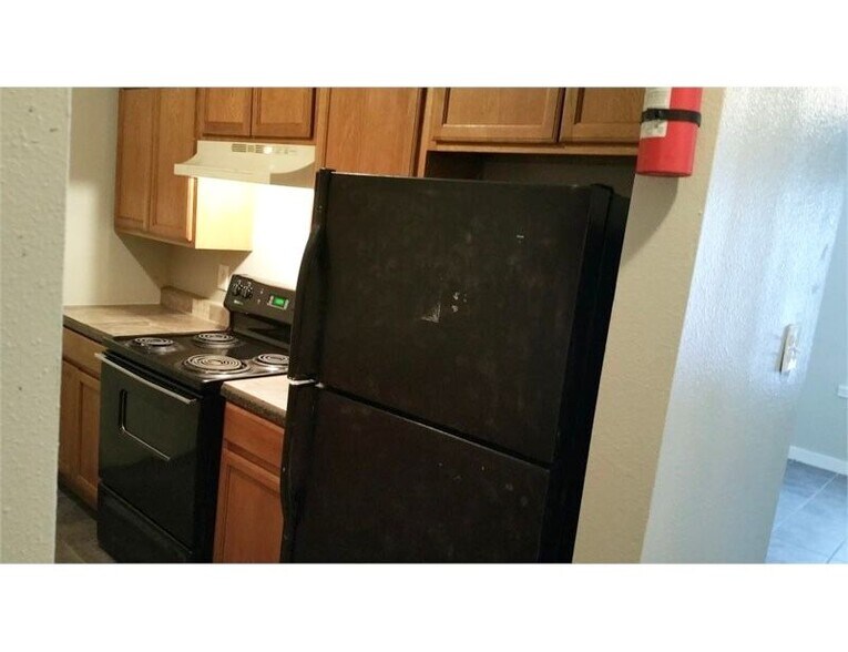 Building Photo - 10921 Roger Dr