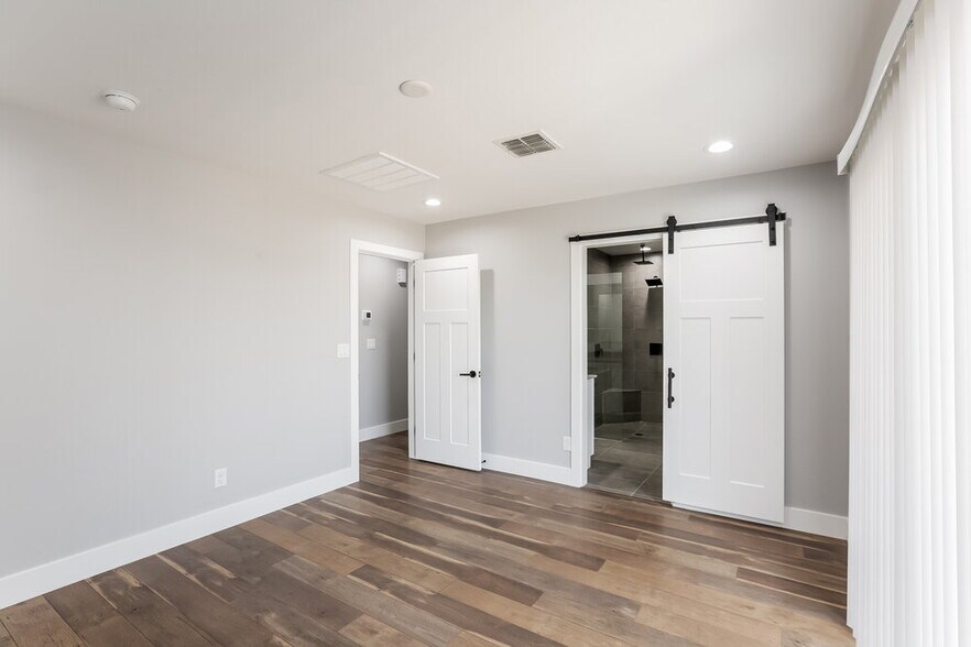 Building Photo - 3862 W Tamarisk St
