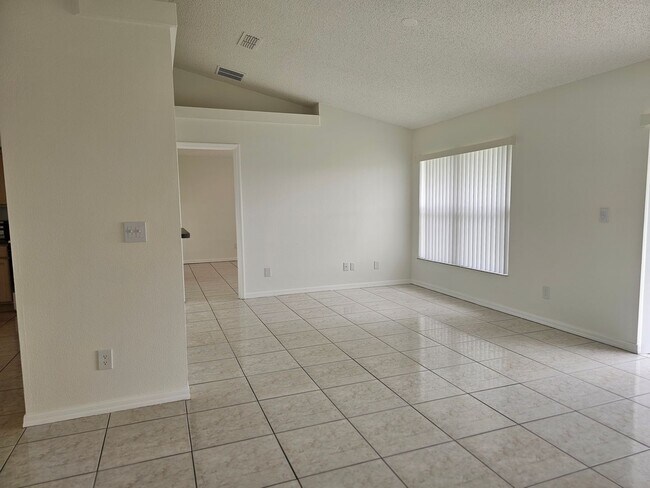 Building Photo - 13345 Pinyon Dr