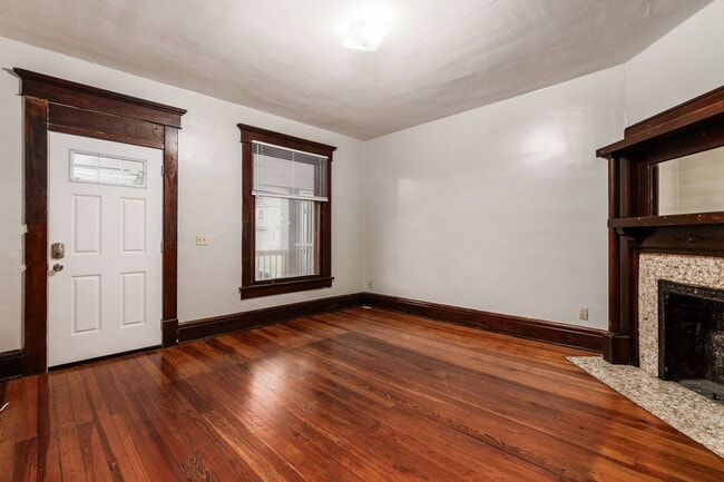 Building Photo - 25 E Blake Ave