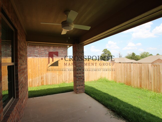 Building Photo - Beautiful 2 Bedroom 2 Bathroom Townhouse in South Tyler! 1/2 OFF FIRST FULL MONTH