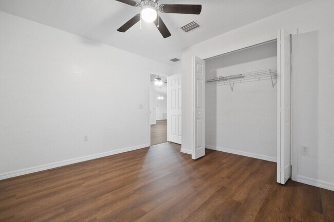Building Photo - Updated 4 bed 2 bathroom home