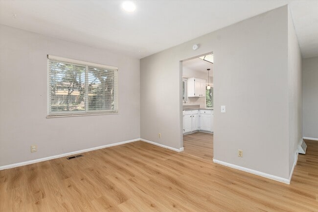 Building Photo - 7426 S Quince Ct