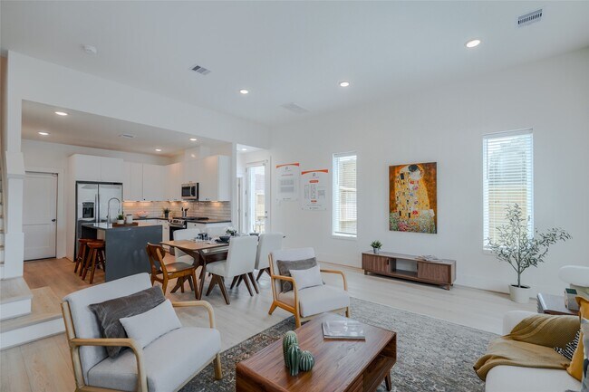 Building Photo - 864 Paul Quinn St