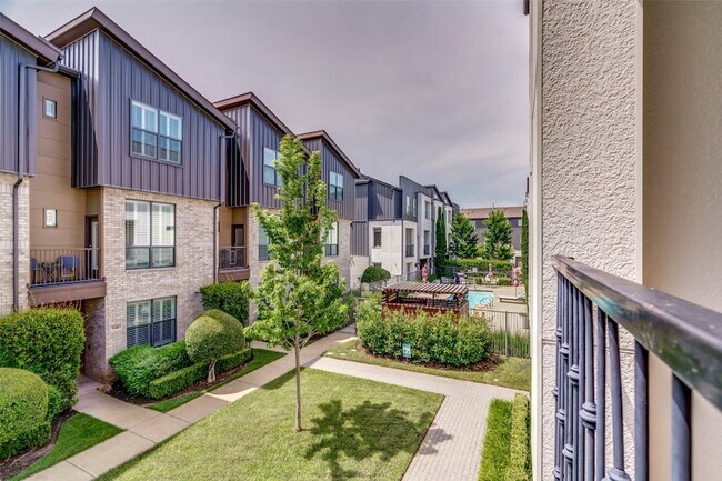 Building Photo - 4211 Rawlins St