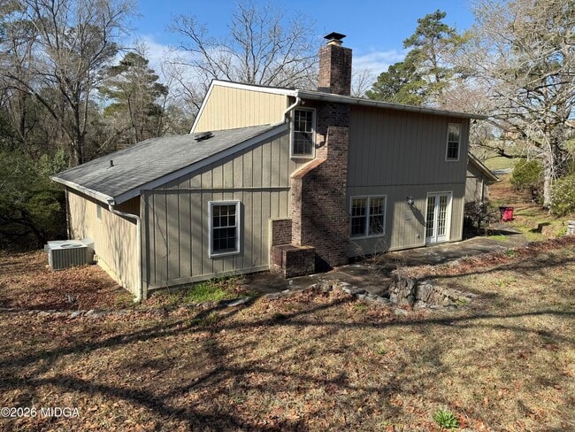 Building Photo - 803 Captain Kell Dr