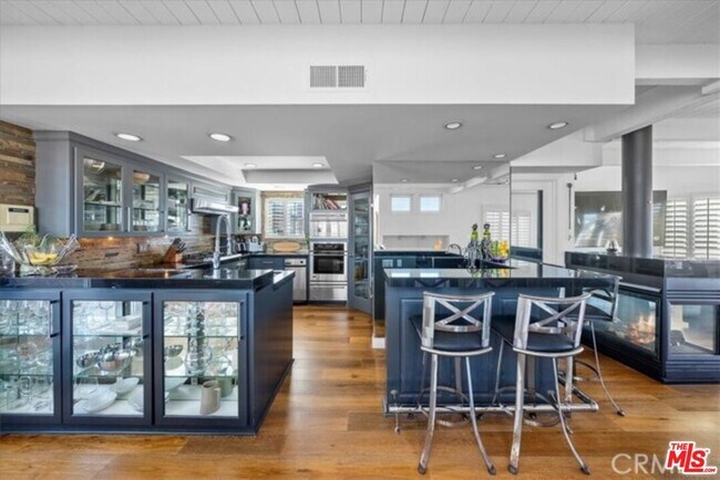 Building Photo - 712 Highland Ave