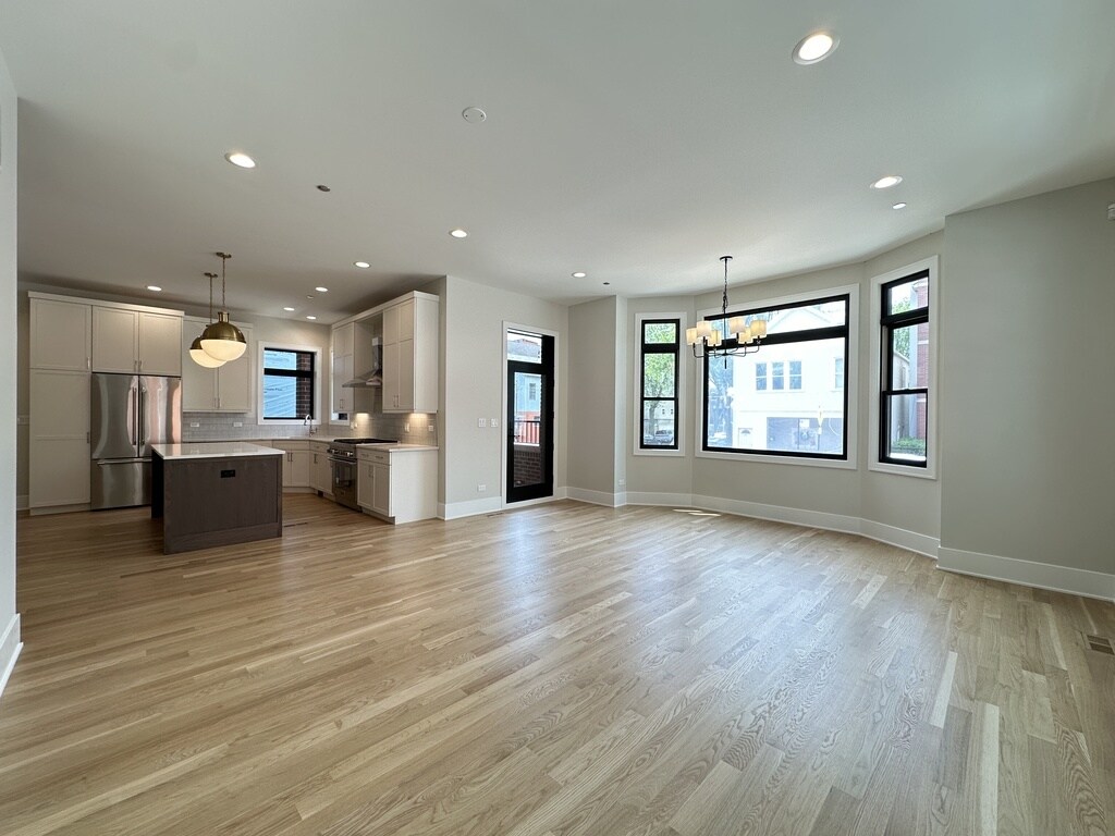 Building Photo - 1757 W Le Moyne St