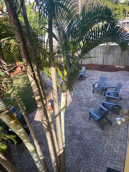 1660 sq. ft. Private, Fenced Backyard with huge patio & grill. Great for Entertaining & for Dogs... - 309 NE 16th St