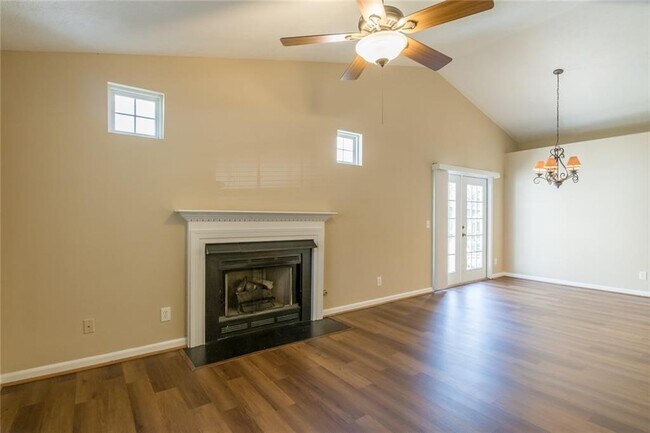 Building Photo - 2375 Lexington Ln