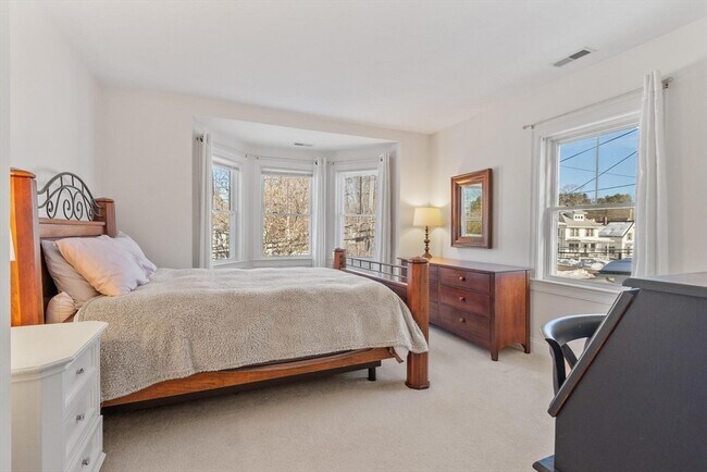 Building Photo - 60 Broadway St