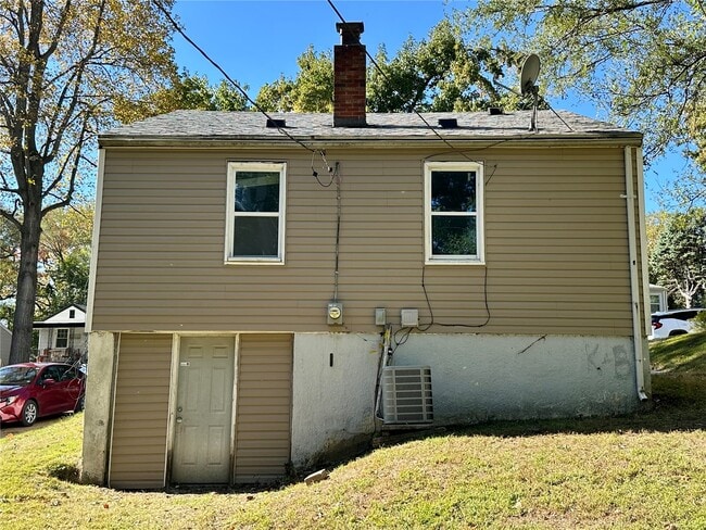 Building Photo - 7121 Lamont Dr