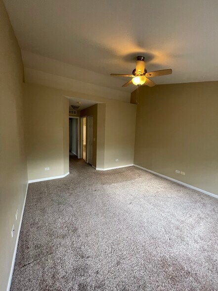 Building Photo - 1109 Clover Dr