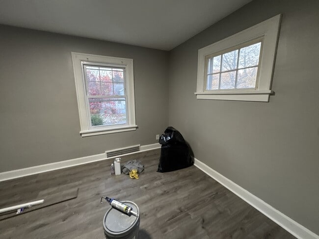 Building Photo - 11104 Lincoln Ave