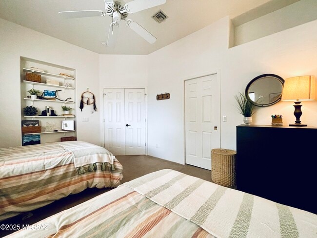 Building Photo - 12683 N Sleeping Coyote Dr