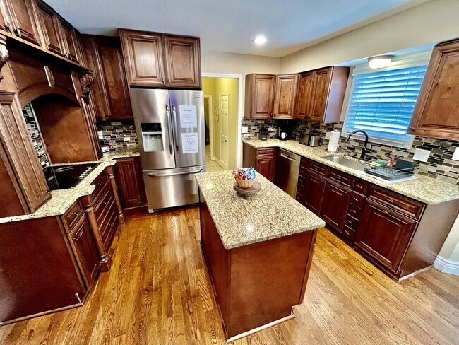 Building Photo - Executive home in West Chester Game Room H...