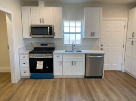 Building Photo - 8415 Beckford Ave