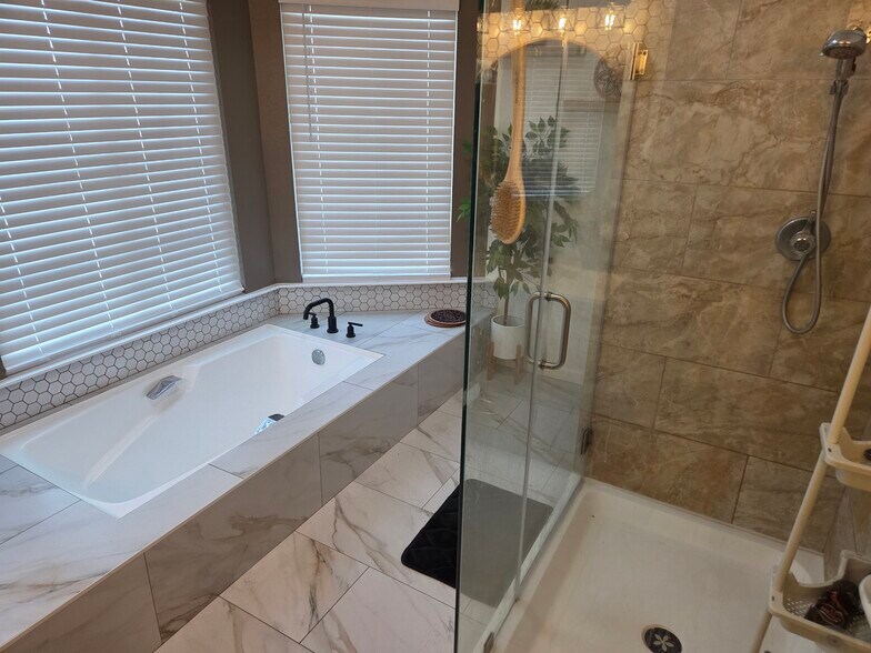 Building Photo - 22 Ridge Crest Cir