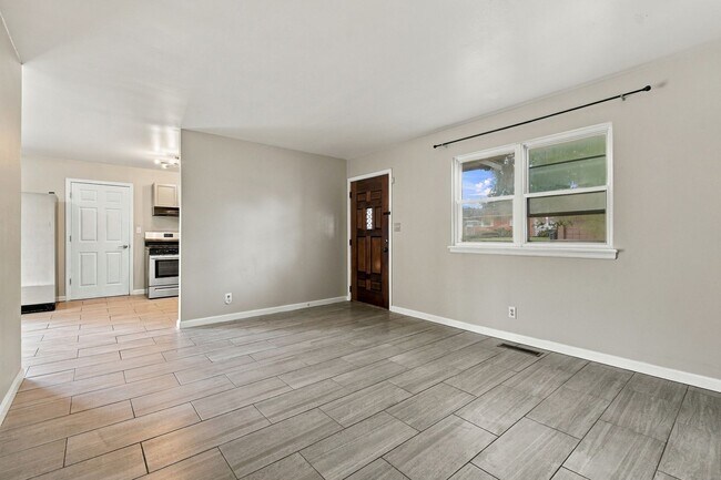 Building Photo - 4820 S Nogales Ave