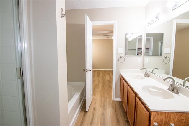 Building Photo - 6224 Thoroughbred Trail