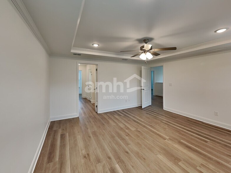 Building Photo - 304 Sharpe Ct