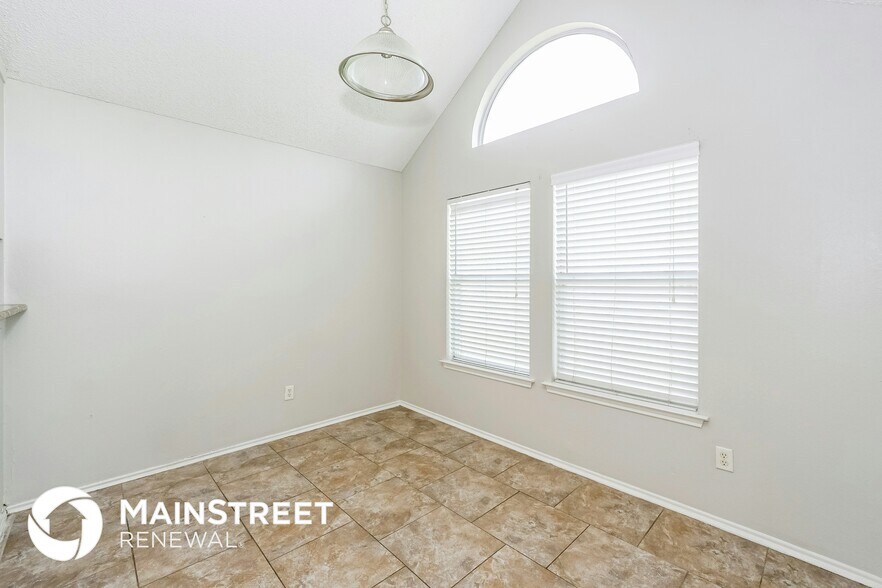 Building Photo - 8440 Cloverglen Ln