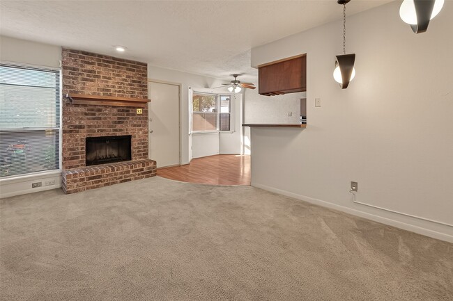 Building Photo - 13424 Castilian Dr