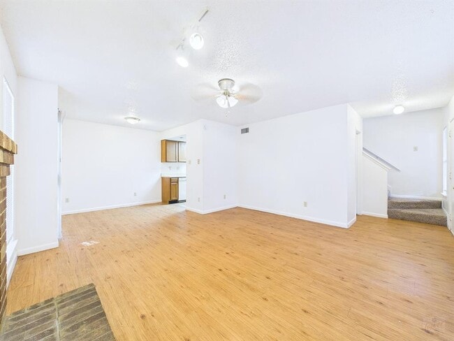 Building Photo - 8502 Lyndon Ln