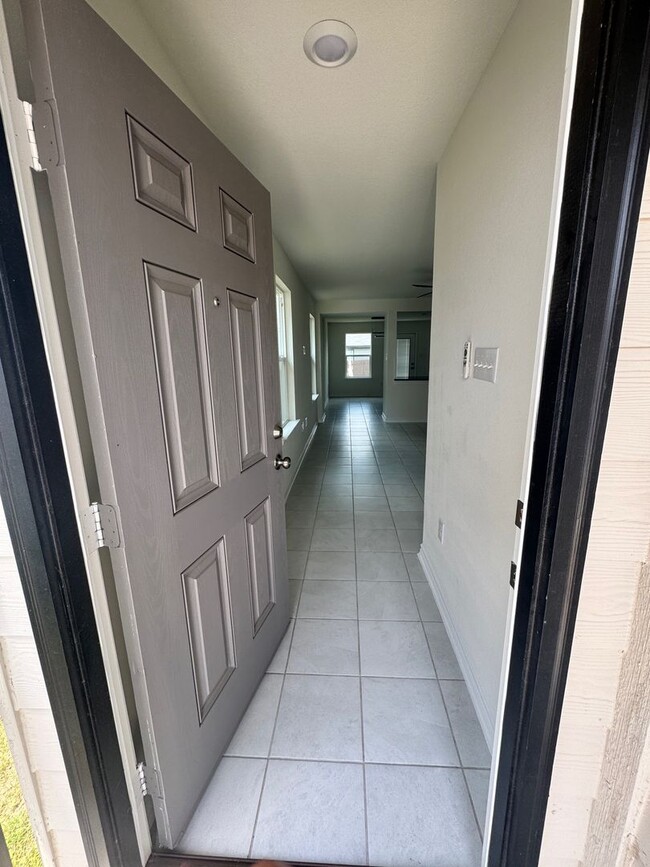 Building Photo - A Miust See! New & Modern - 1 Story - 3/2 ...