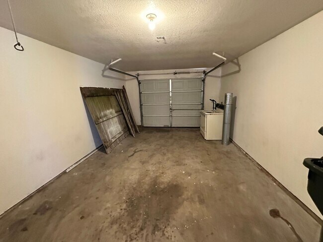 Building Photo - 3201 Conestoga Dr