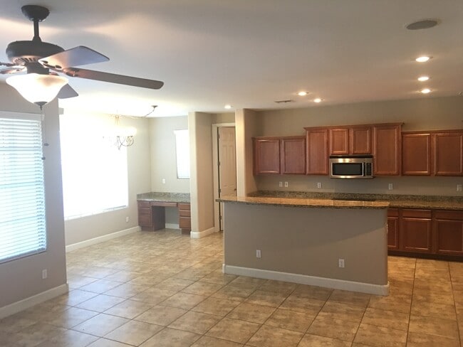 Building Photo - Chandler 5 Bed, 3 Bath + Bonus Room Office/Den