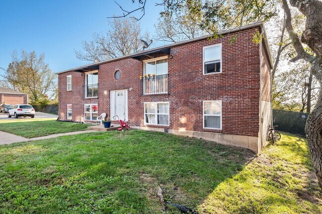 Building Photo - 334 Mt Everest Dr