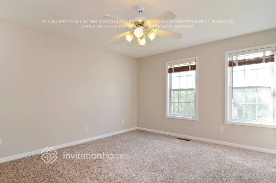 Building Photo - 129 Greentree Dr