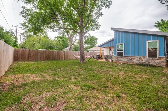 Building Photo - 2123 Ramsey Ave