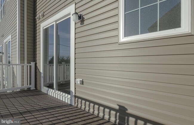 Building Photo - 6 Garden Meadow Pl
