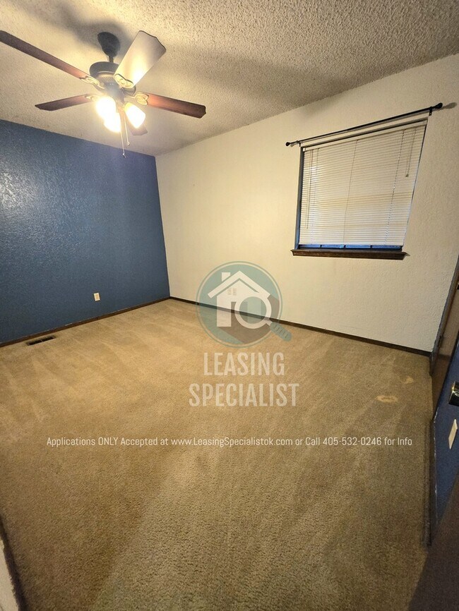 Building Photo - Charming Yukon 3 Bed 2 Bath Home