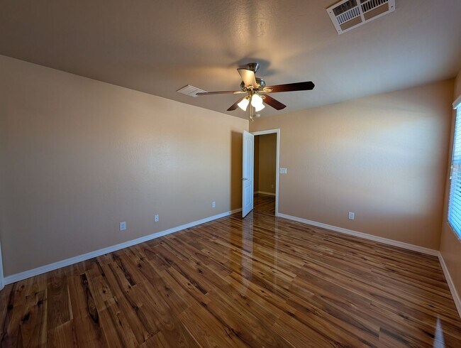 Building Photo - 4 Bedroom 3 Bathroom Circle Cross Ranch Home