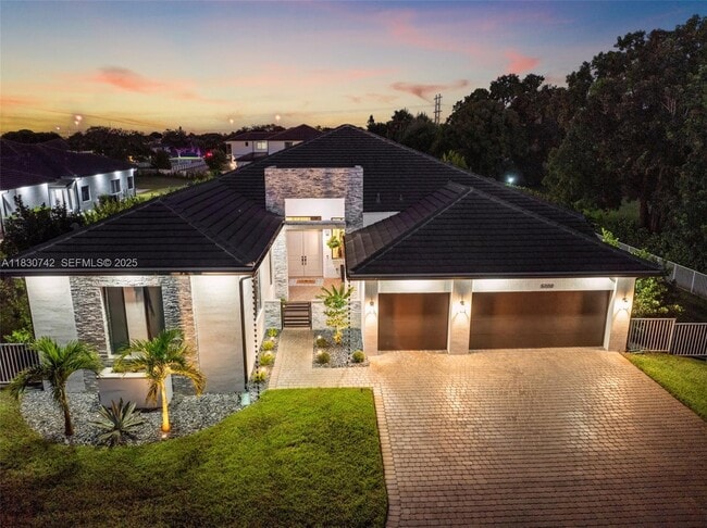 Building Photo - 5000 SW 159th Ave